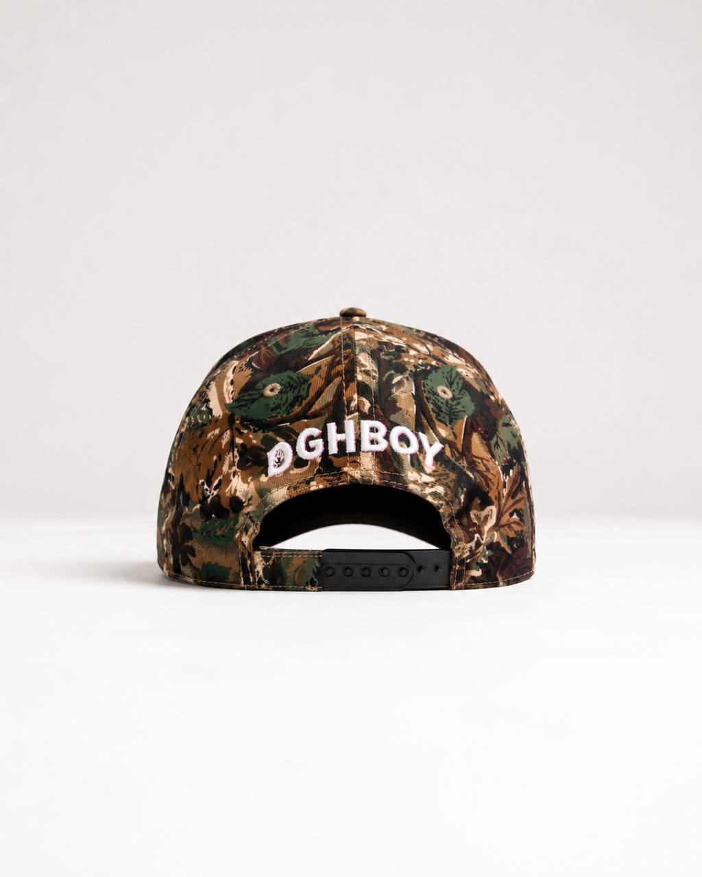 NEVER LEAVE A MAN BEHIND - CAMO CAP